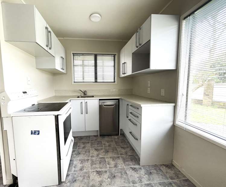 2/6 Papatahi Place Henderson_2