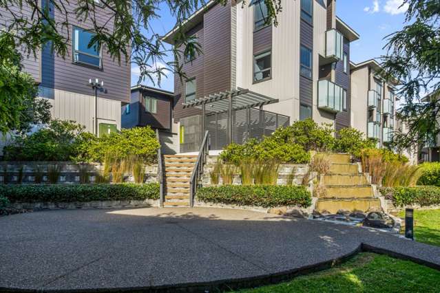Charming Townhouse - Prime Location