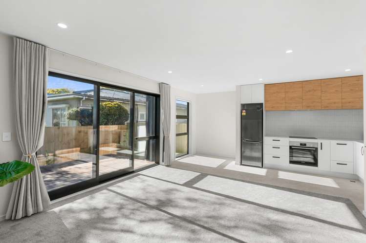 1/10 Simeon Street_3