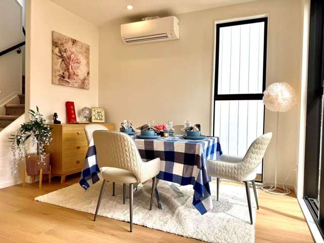 Freestanding 4 Bedroom 2 Ensuites, Macleans, B...