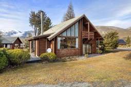 Hidden NZ ski town with no shops, no fences and a booming housing market