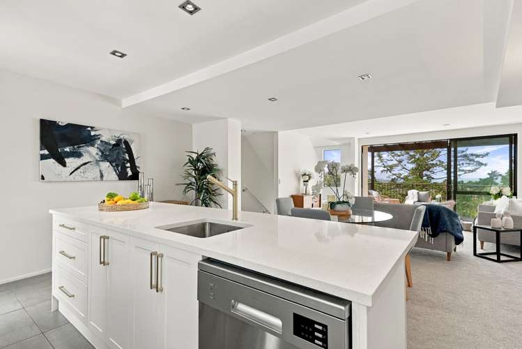 202A/525 East Coast Road Browns Bay_7