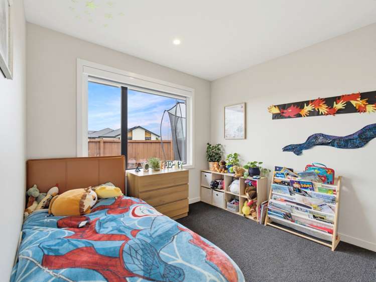 93 Sunline Avenue Lincoln_12