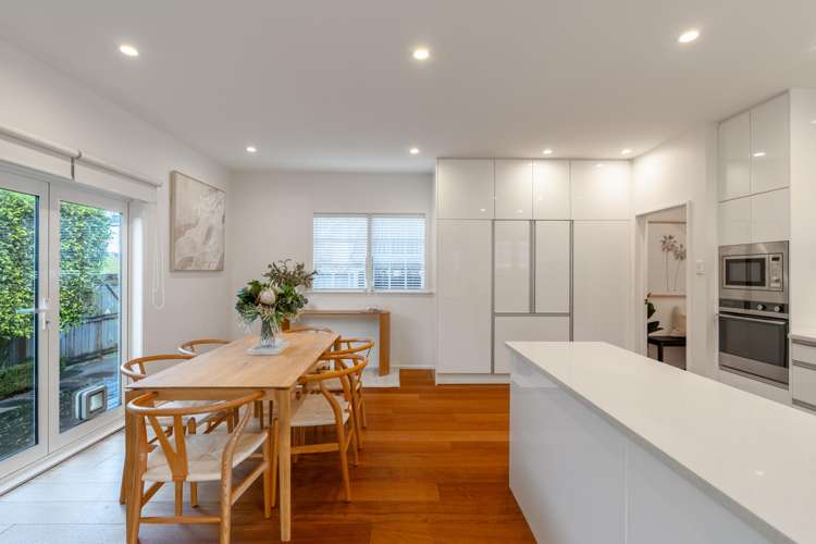 34 Beach Road Northcote Point_5