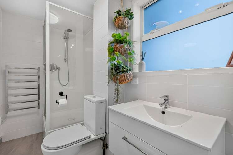 1/64 Seaview Road Castor Bay_21