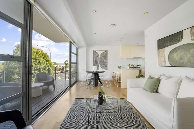 304/19 Surrey Crescent_0