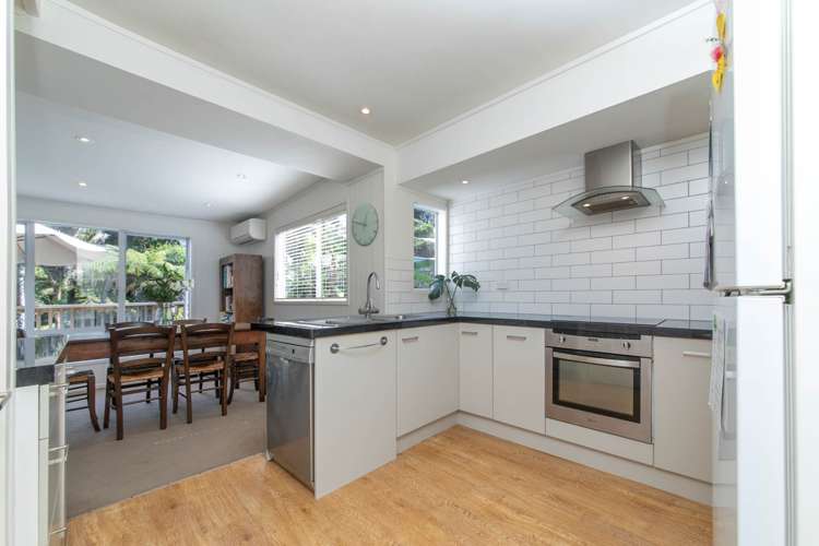 13 Rimutaka Place Titirangi_6