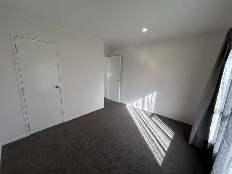 9 Orinda Close Botany Downs_12