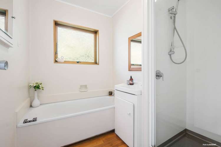 2/2 Colin Wild Place Glenfield_7