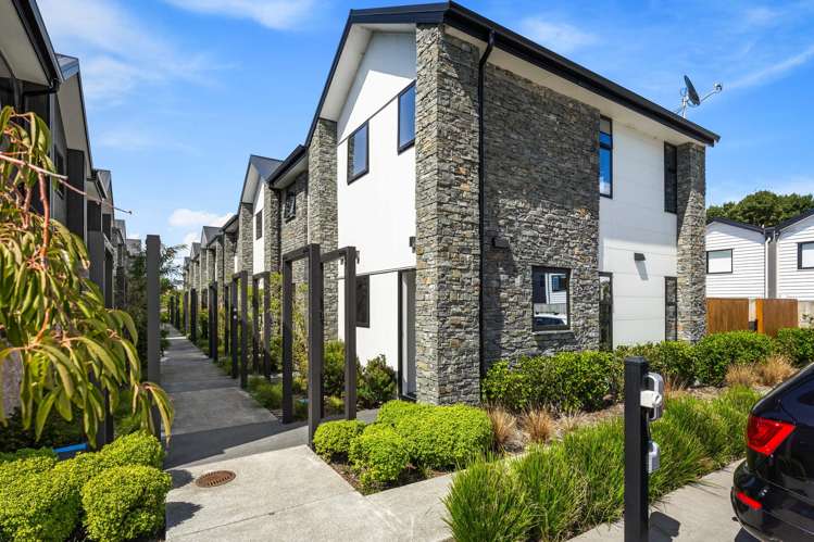 20/10 Fathom Place Te Atatu Peninsula_0