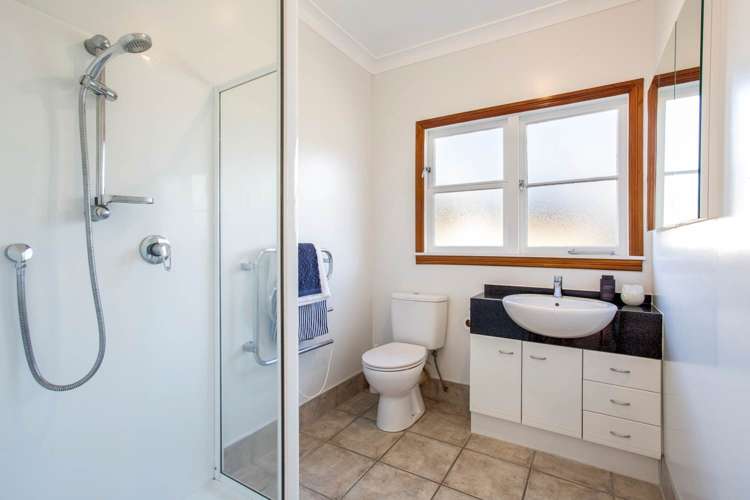 21 Reid Road New Lynn_15