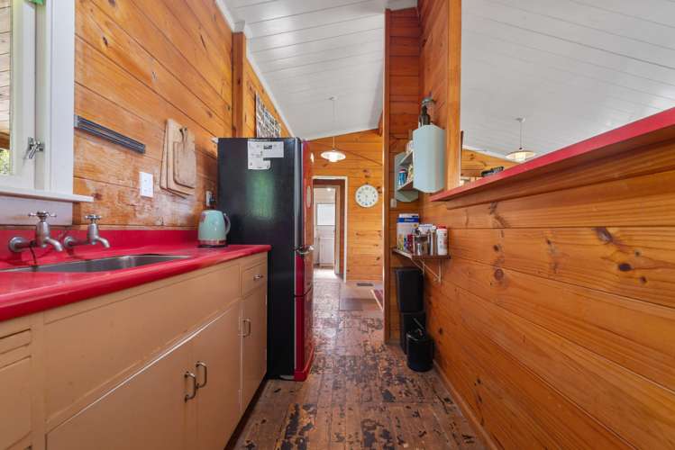 565 - 567 Spencer Road Lake Tarawera_12