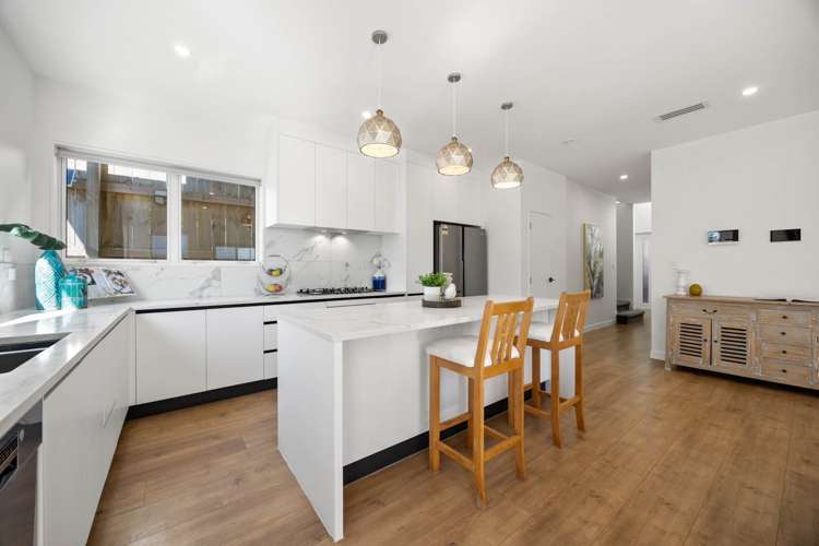 8b Willow Way Sunnyhills_3