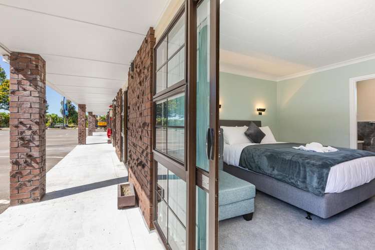 1400 Karamu Road North Mayfair_11