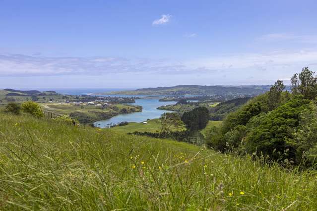 1.4ha Block with Outstanding Views in Raglan