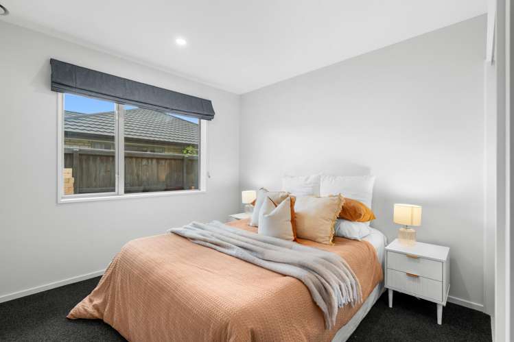 7 Petunia Drive Wigram_12