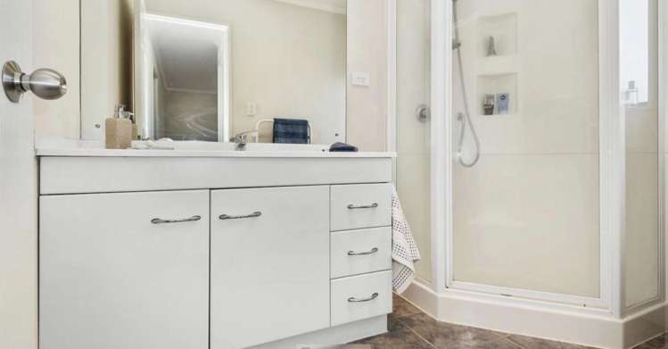 9 Conacher Close East Tamaki Heights_12