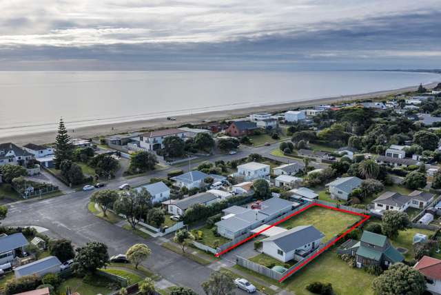 7 Eruini Street Waikanae Beach_1