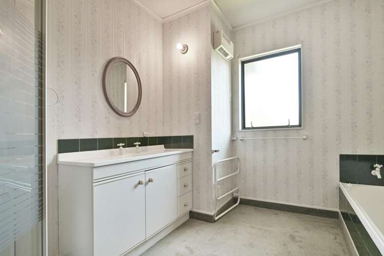 1213B Ada Street Parkvale_11