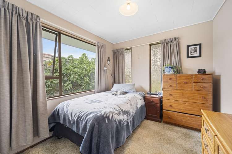 165 Chatham Road Flaxmere_11