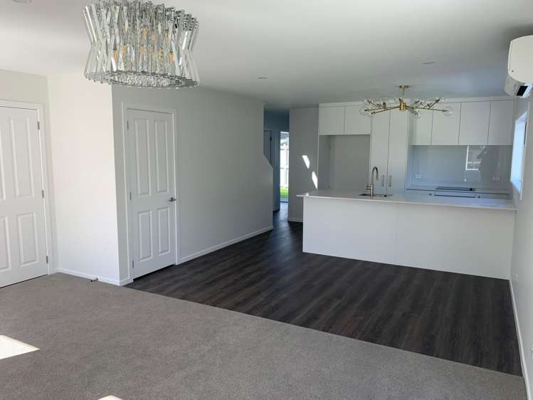  A/19 Marion Street Silverstream_1