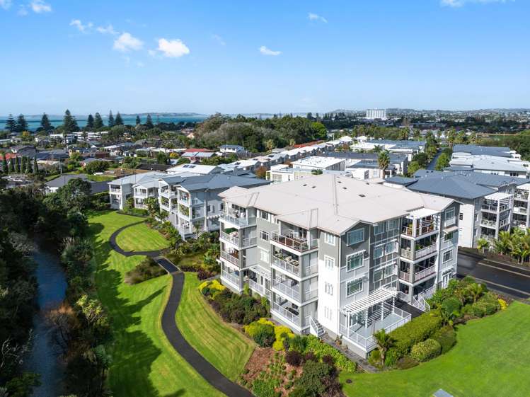 30 Eaves Bush Parade Orewa_13