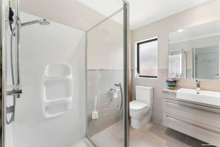 1 Kirkaldy Street Wattle Downs_9