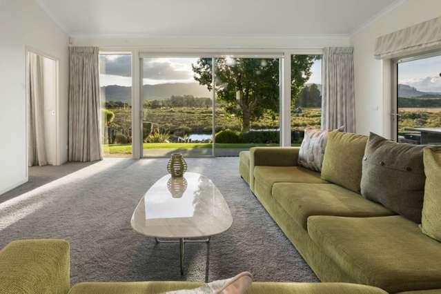 Elegance & Tranquility – 21 Riverside Pl, Katikati