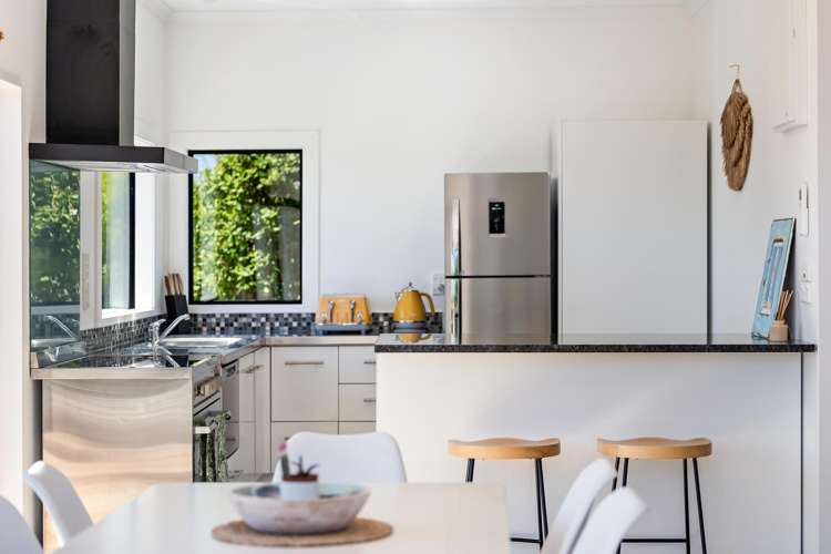 14 Violet Street Riverton_11