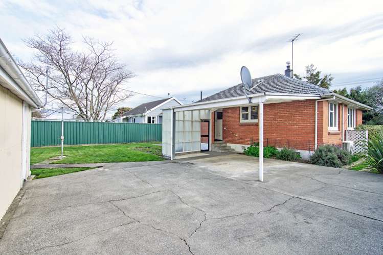 248 High Street North Carterton_17