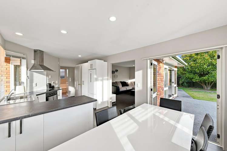 2/294 Travis Road_5