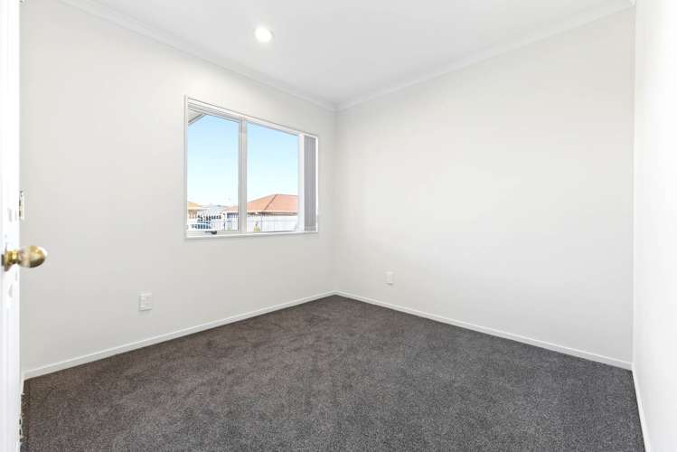 9A Robert Skeleton Place Manurewa_12