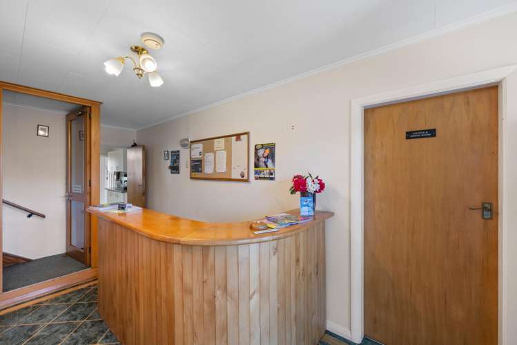 26-28 Waikawa Road Picton_9