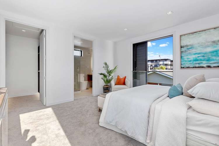 13c Queensway Three Kings_15