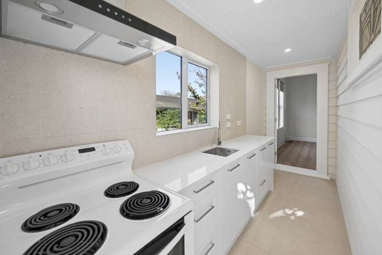 2/33 Reimers Avenue Mt Eden_4