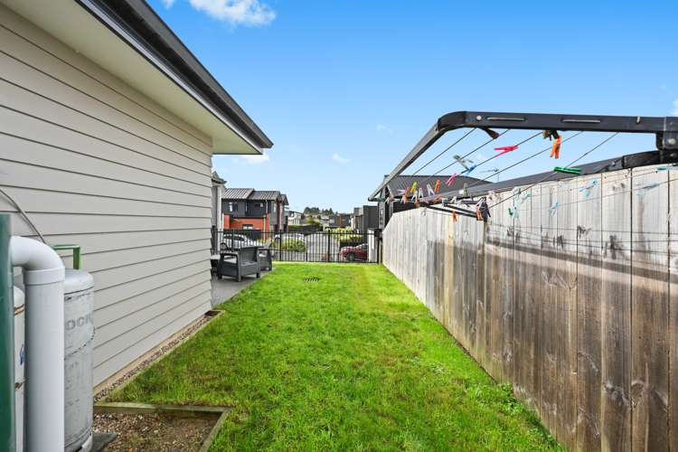 1/19 Onukutara Place Huntington_17