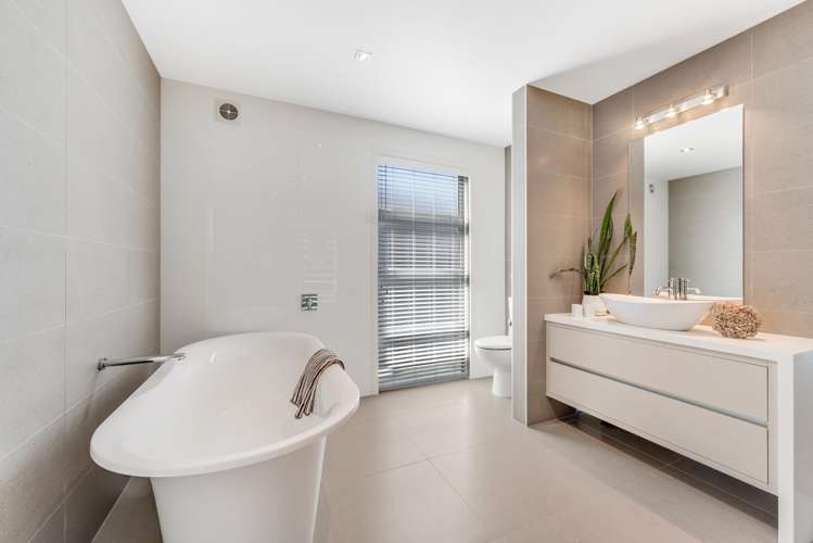 8 The Parade Bucklands Beach_15