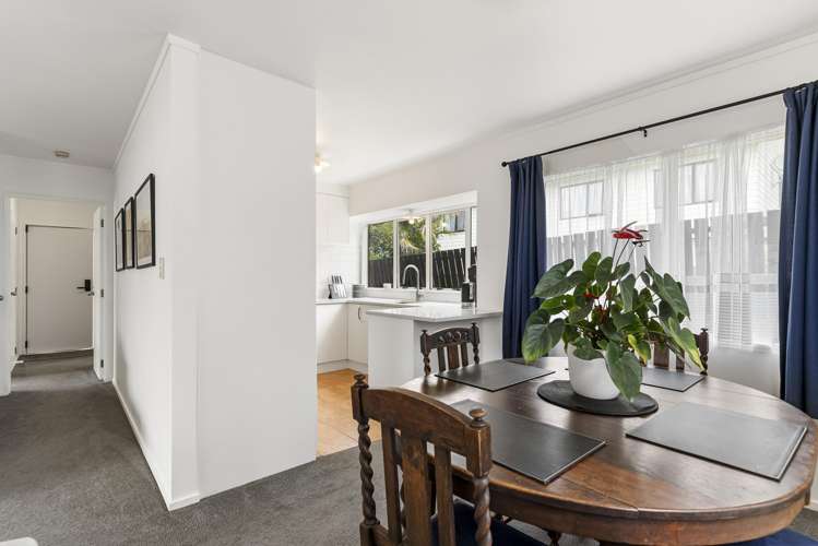 16 Carillon Place Massey_10