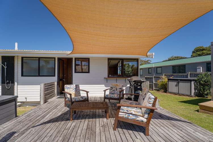 117 Winslow Place Matarangi_16