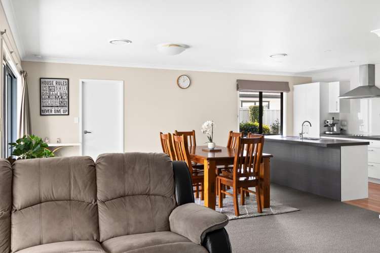 216 Frimley Oaks Frimley_9