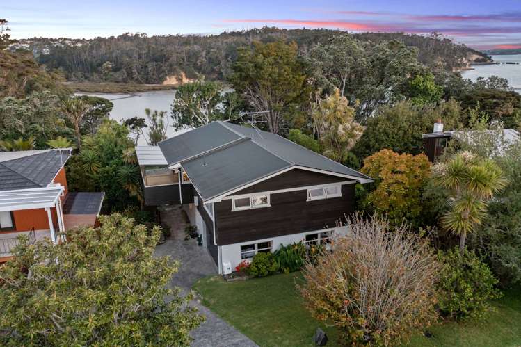 6 Valkyria Place Beach Haven_19