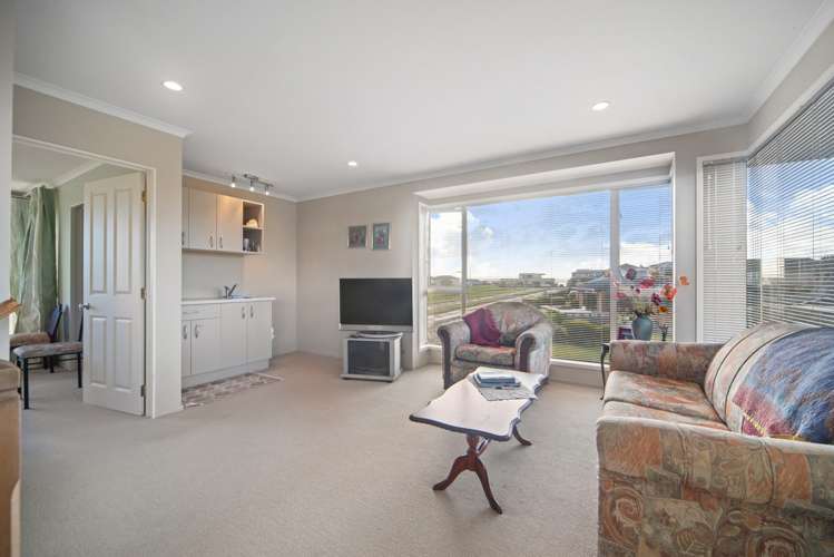 11 Charles Miller Court Clarks Beach_16