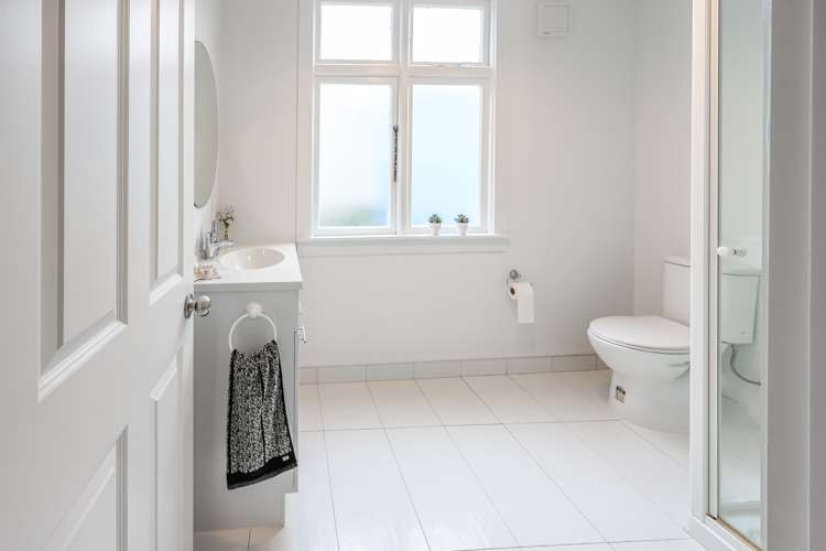 35 Crown Street North East Valley_15