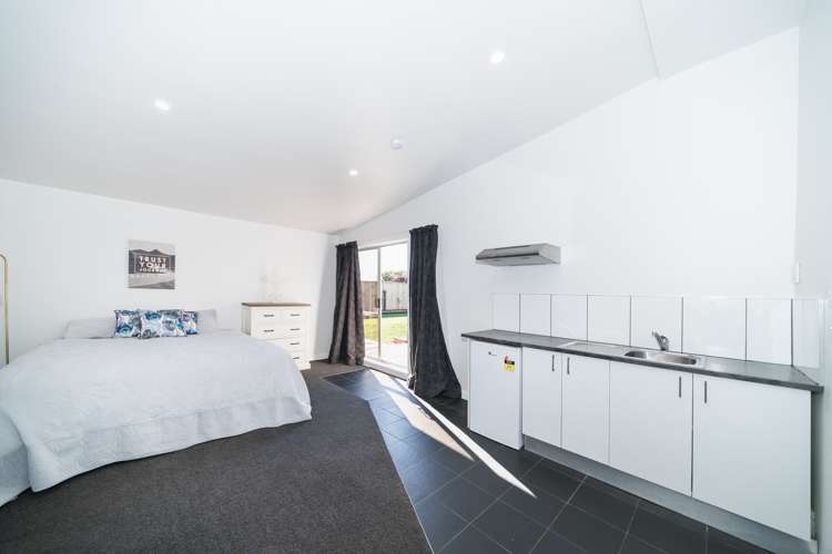 8 Russell Street Feilding_15