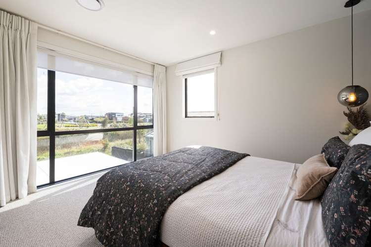 55 Probert Crescent Chartwell_12