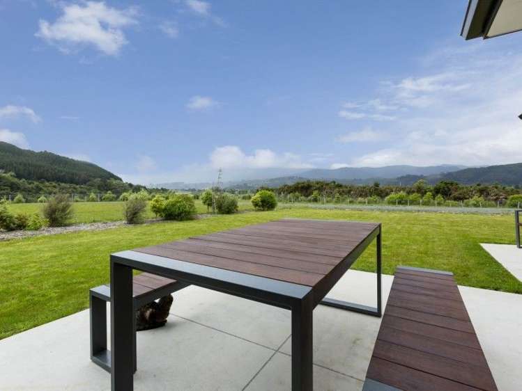 98 Riverstone Drive Riverstone Terraces_17