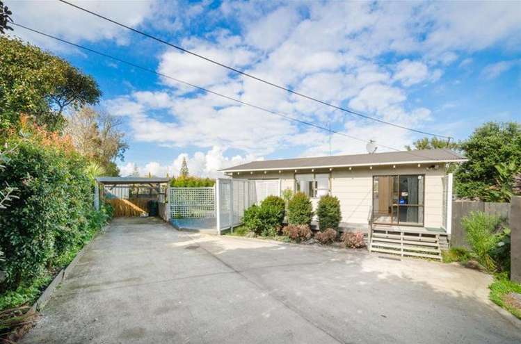 2/2a Matipo Road Te Atatu Peninsula_9