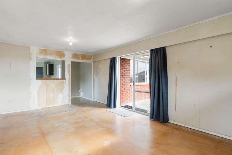 15 Sheridan Crescent Leamington_7