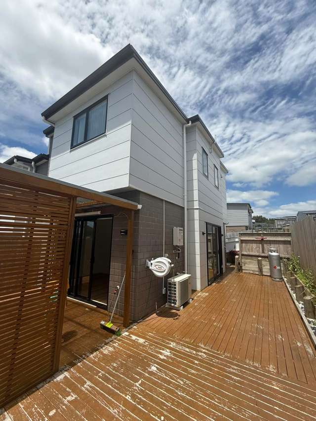 Beautifully designed 3-bedroom townhouse