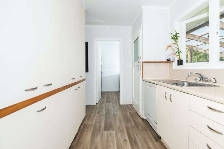 27 Paton Avenue Te Atatu South_10